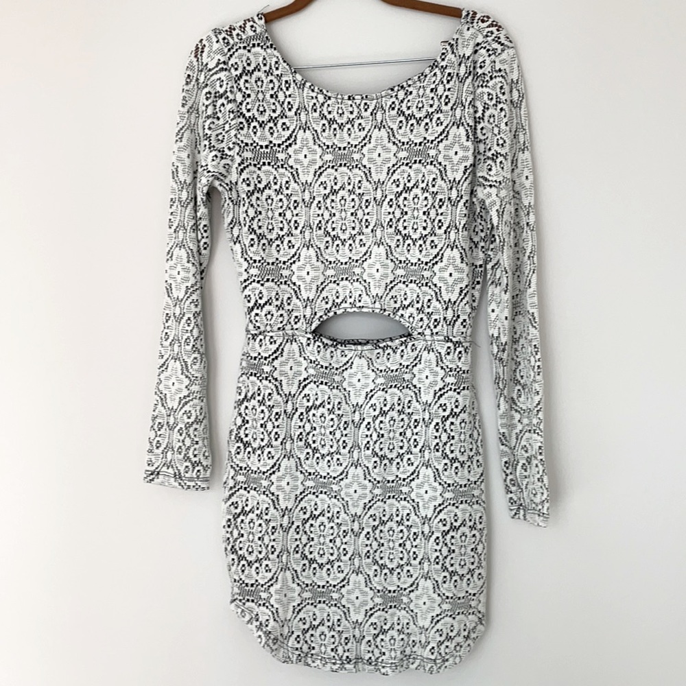 Gorgeous long sleeve, knit bodycon dress